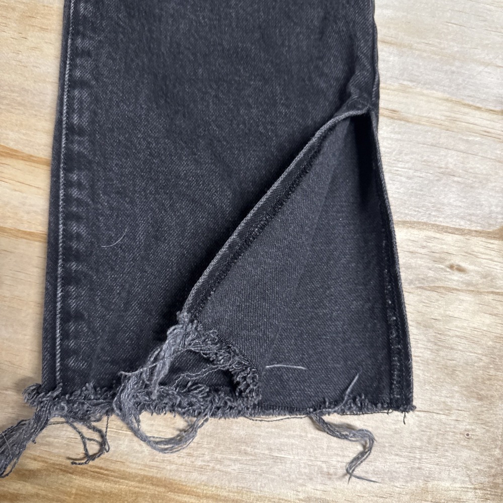 Good American Black 2/26 Distressed With Fake Whole And Side Slit Straight Legs - Picture 2 of 9